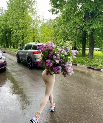 У меня много возможностей, чтобы ты испытал настоящий экстаз: классический секс, оральные ласки, эротический массаж и многое другое. Не стесняйся, расскажи мне о своих фантазиях, и вместе мы сделаем их реальностью. Мои клиенты оставляют самые лестные отзывы о встречах со мной, потому что я нежная, страстная и умею угодить каждому. Посмотри мои фото, они только подогреют твое желание встретиться со мной. Жду тебя, чтобы сделать твои сокровенные мечты яркой реальностью. 🔥💋🌟 Алиса